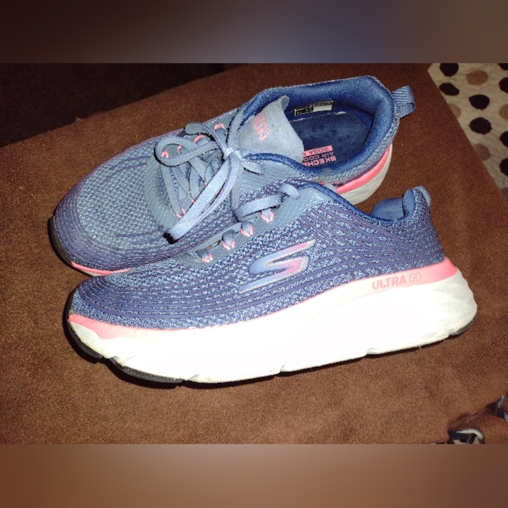 Sketchers SZ 8.5 tennis shoes blue